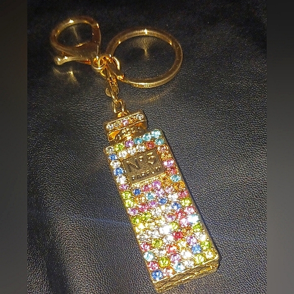 Perfume Keychain - Picture 4 of 6